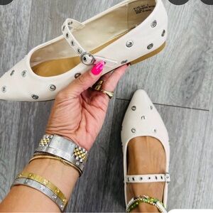 BAMBOO Off-White Flats with Metallic Accents aE